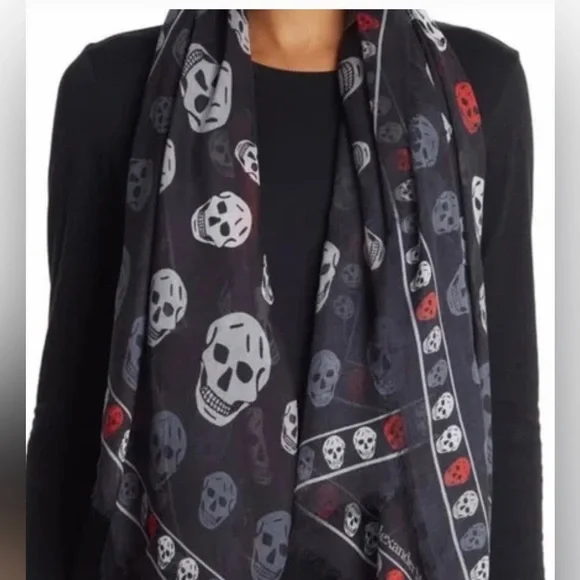 マフラー Alexander McQueen SCARF MULTI LOGO 35X190 McQueen Scarves and mufflers for Men | Online Sale up to 43